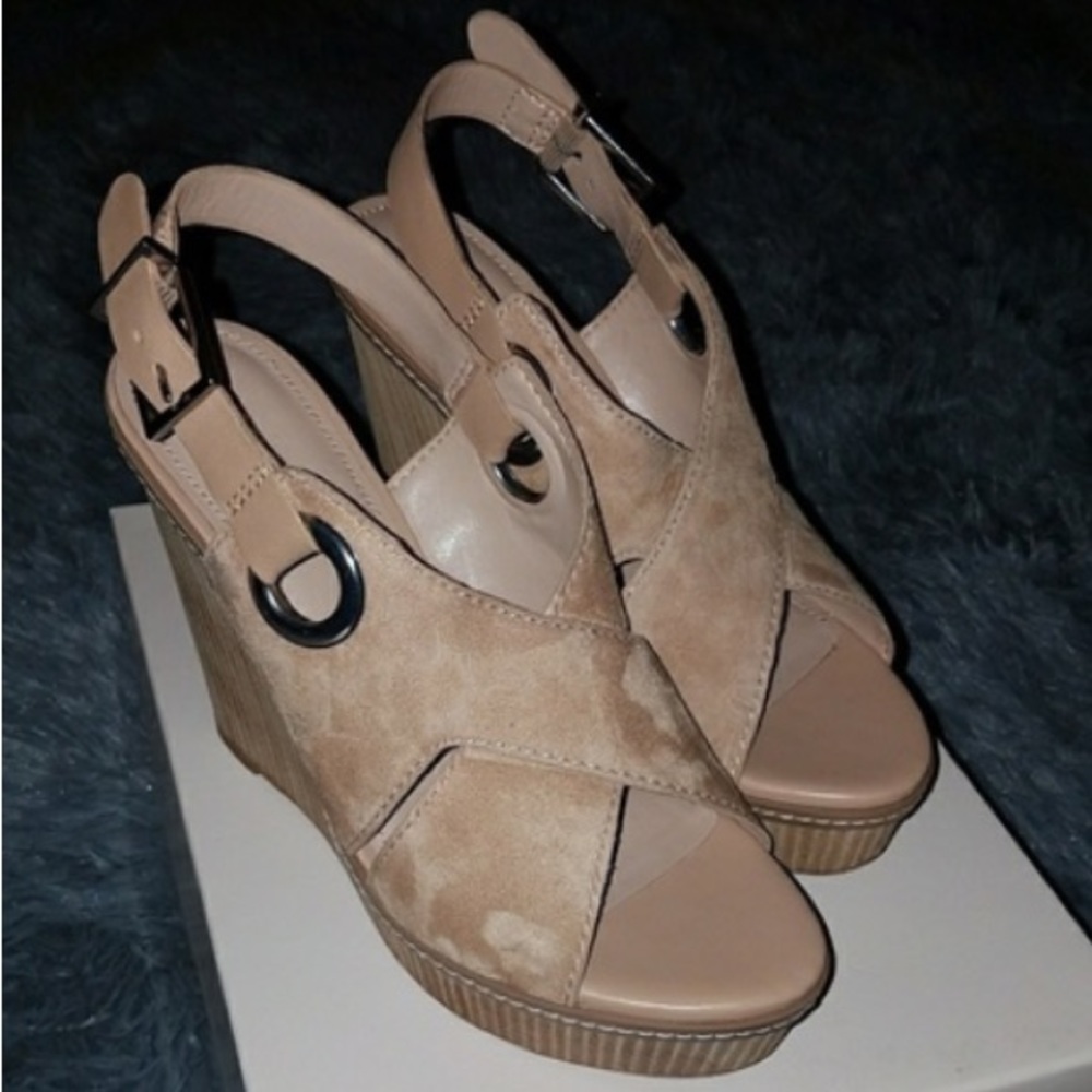 BCBG Generation Penelope Wedge Size 7M 37